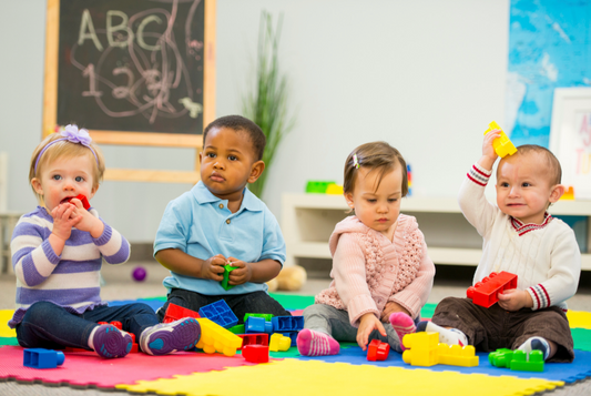 Trouver des prénoms pour bébés : idées pour filles et garçons