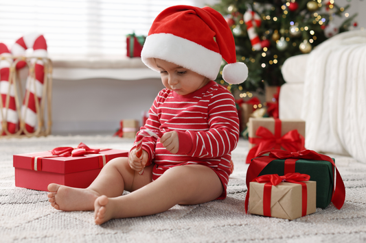 Cadeaux de Noël pour bébé : le guide par âge (0 à 12 mois)