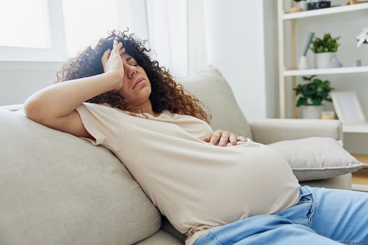 Fatigue et sommeil pendant la grossesse : on te donne nos astuces naturelles !